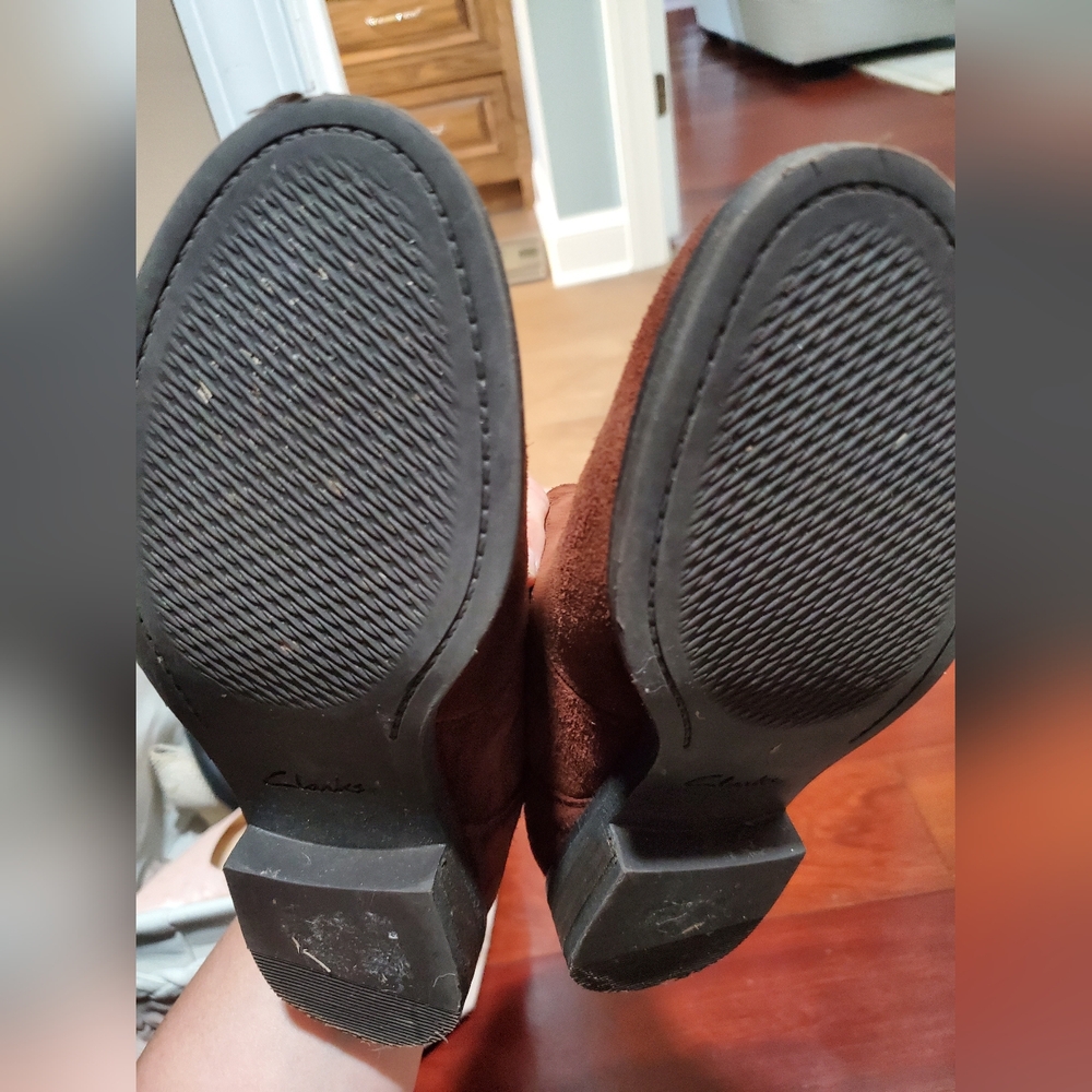 Clarks Booties - Picture 3 of 9